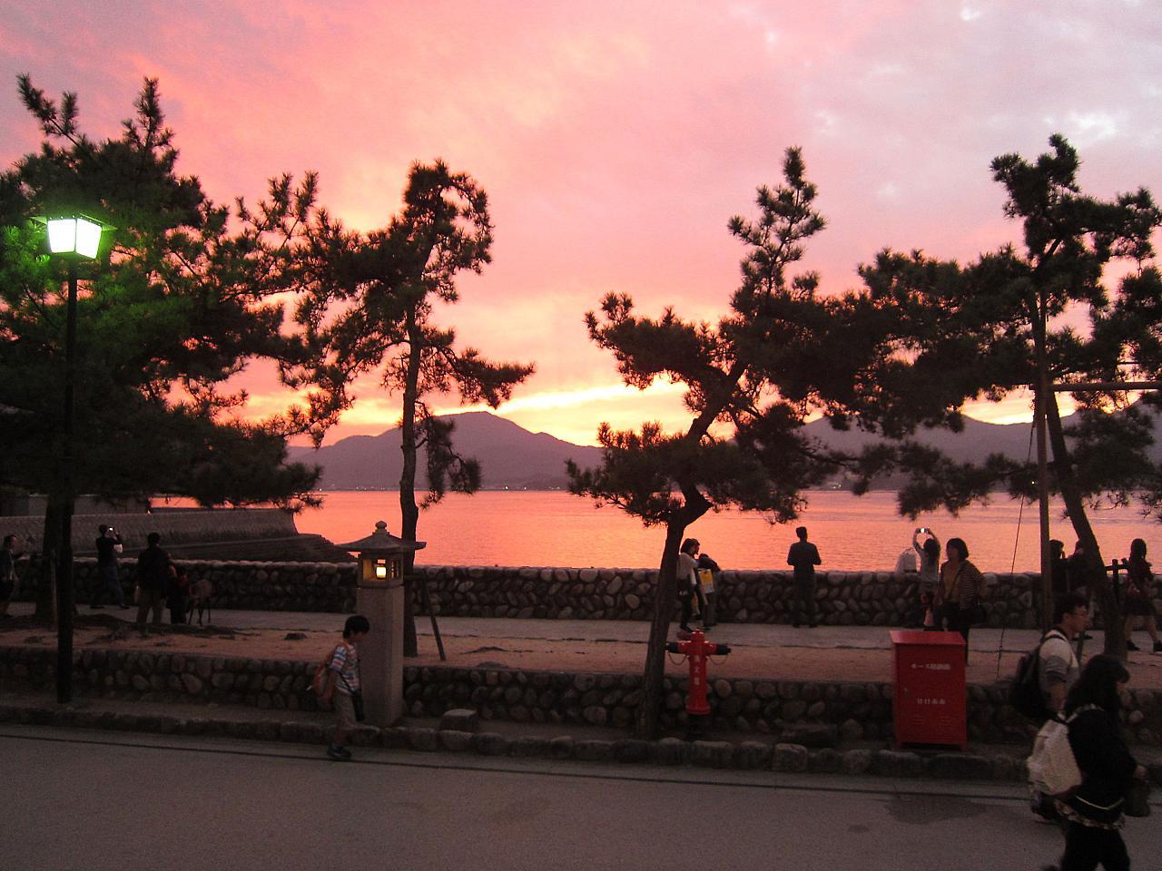 Sakuraya Hotel Hatsukaichi Bagian luar foto