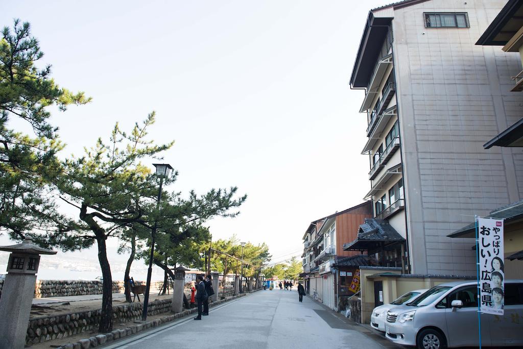 Sakuraya Hotel Hatsukaichi Bagian luar foto