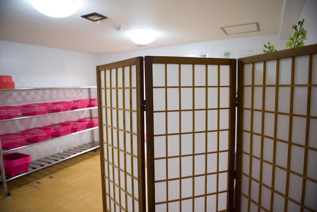 Sakuraya Hotel Hatsukaichi Bagian luar foto